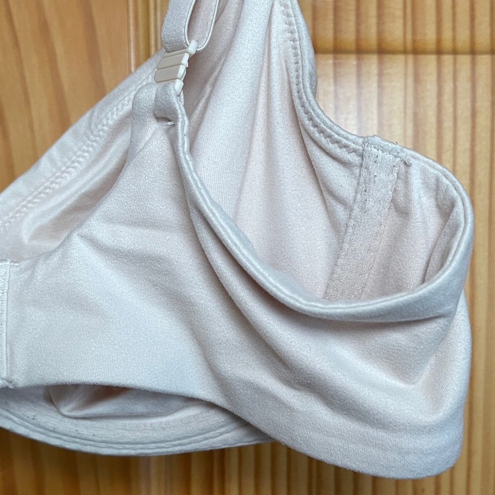 Victoria Secret body by Victoria Cream Underwire Bra - Picture 9 of 12